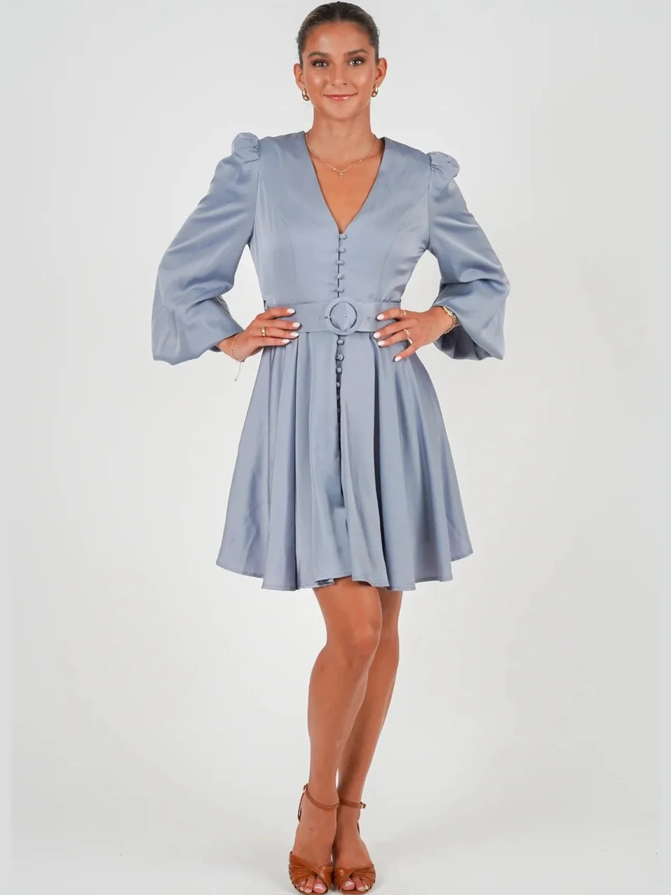 Queen satin kjole - sky blue - Image 3