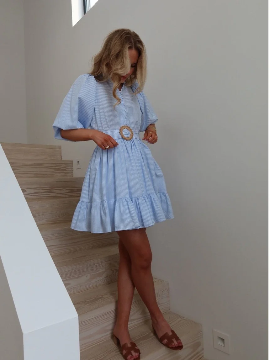 Mya kjole - white with blue stripes