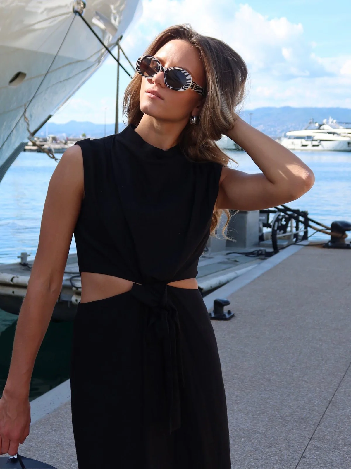 Sienna cut out kjole - black - Image 4