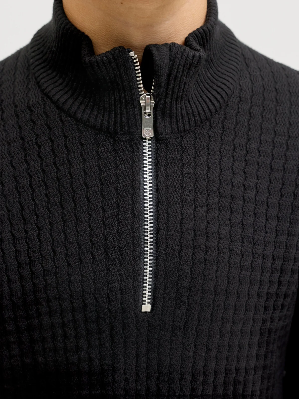 BLUBARKLEY KNIT HALF ZIP - Black - Image 3