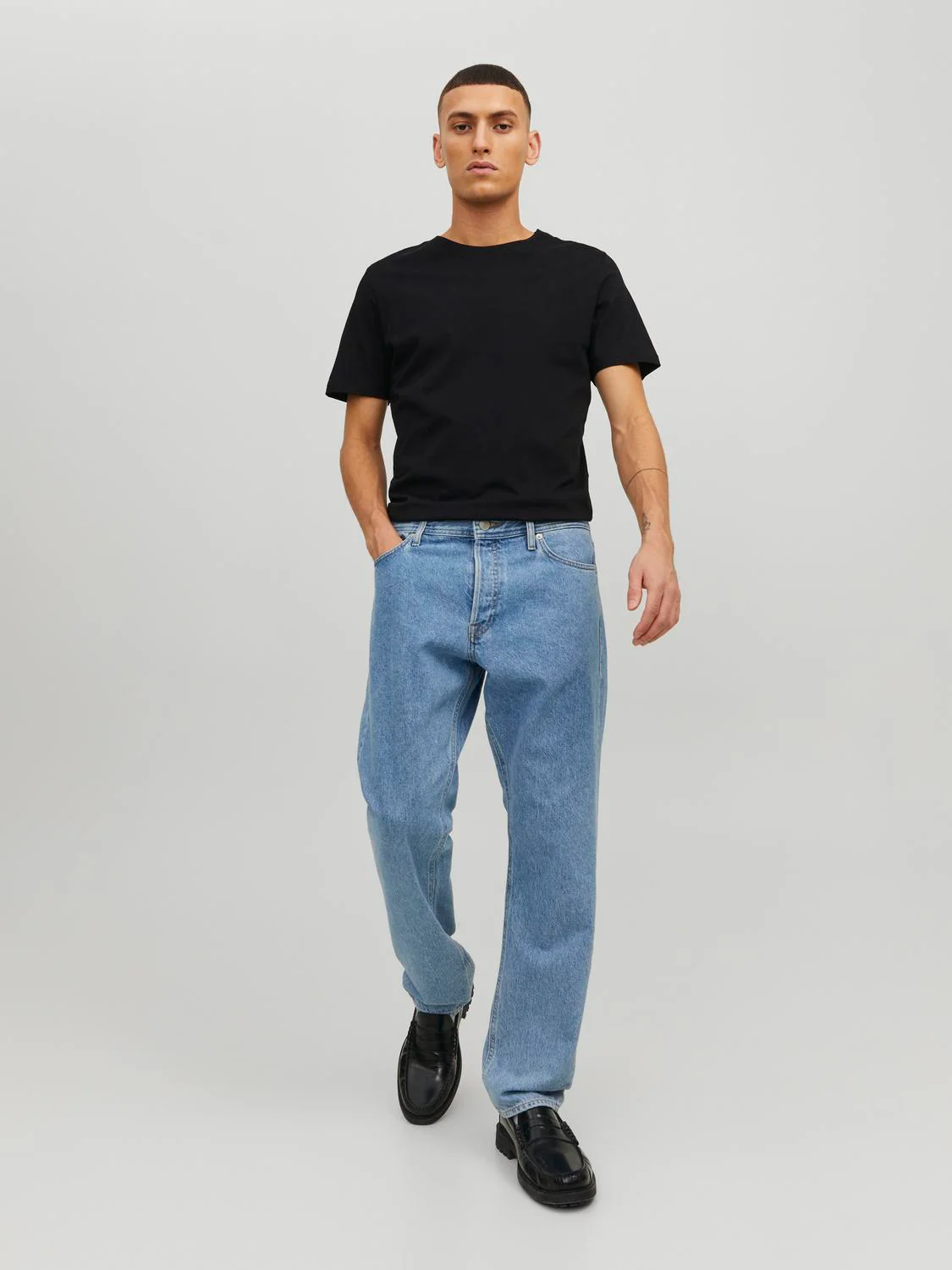 Organic basic t-skjorte o neck - black slim - Image 2