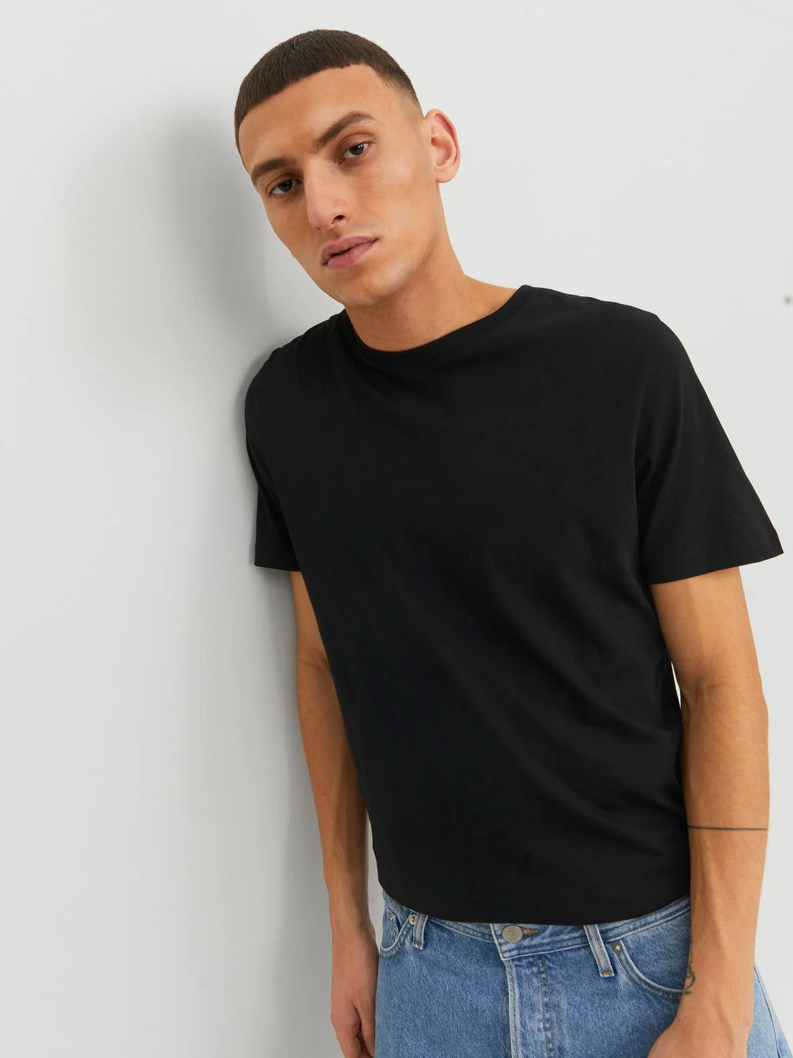 Organic basic t-skjorte o neck - black slim - Image 8