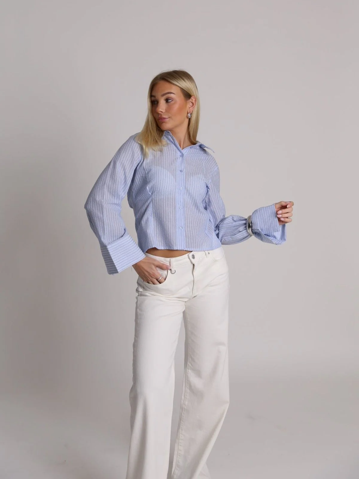 Kalanna skjorte - light blue white stripe - Image 2