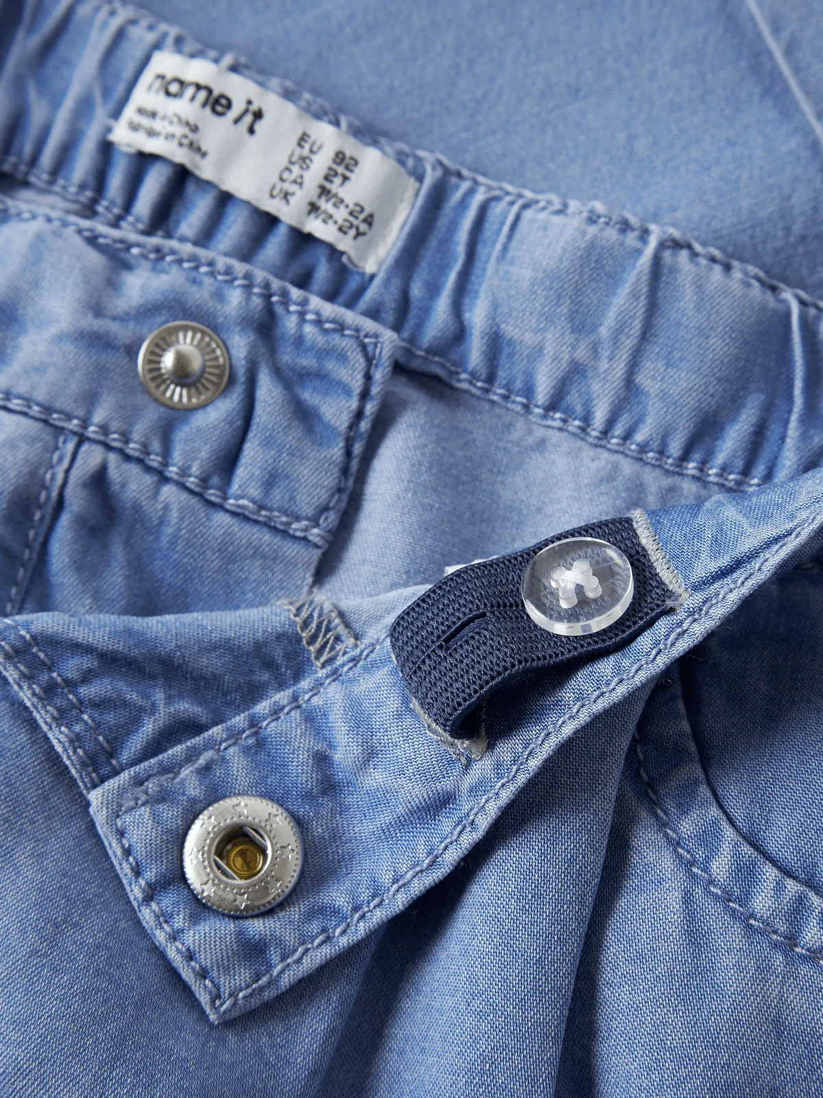 BELLA DENIM PLEAT SHORTS - Medium Blue Denim - Image 3
