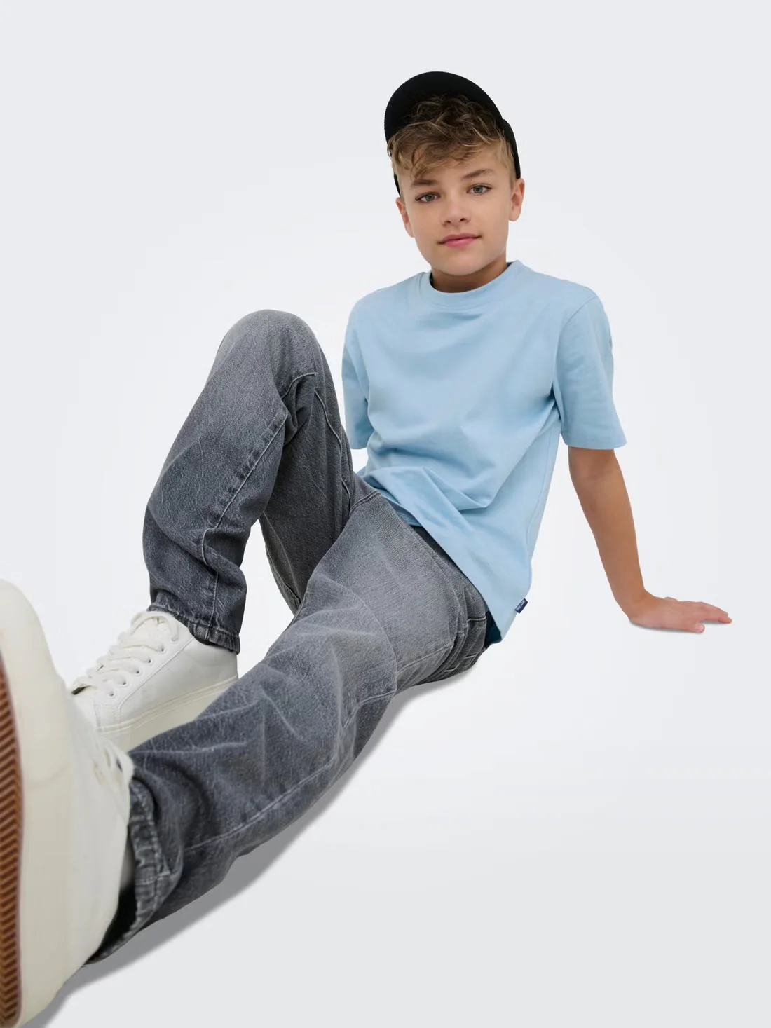 EDGE STRAIGHT JEANS - MEDIUM GREY DENIM - Image 6