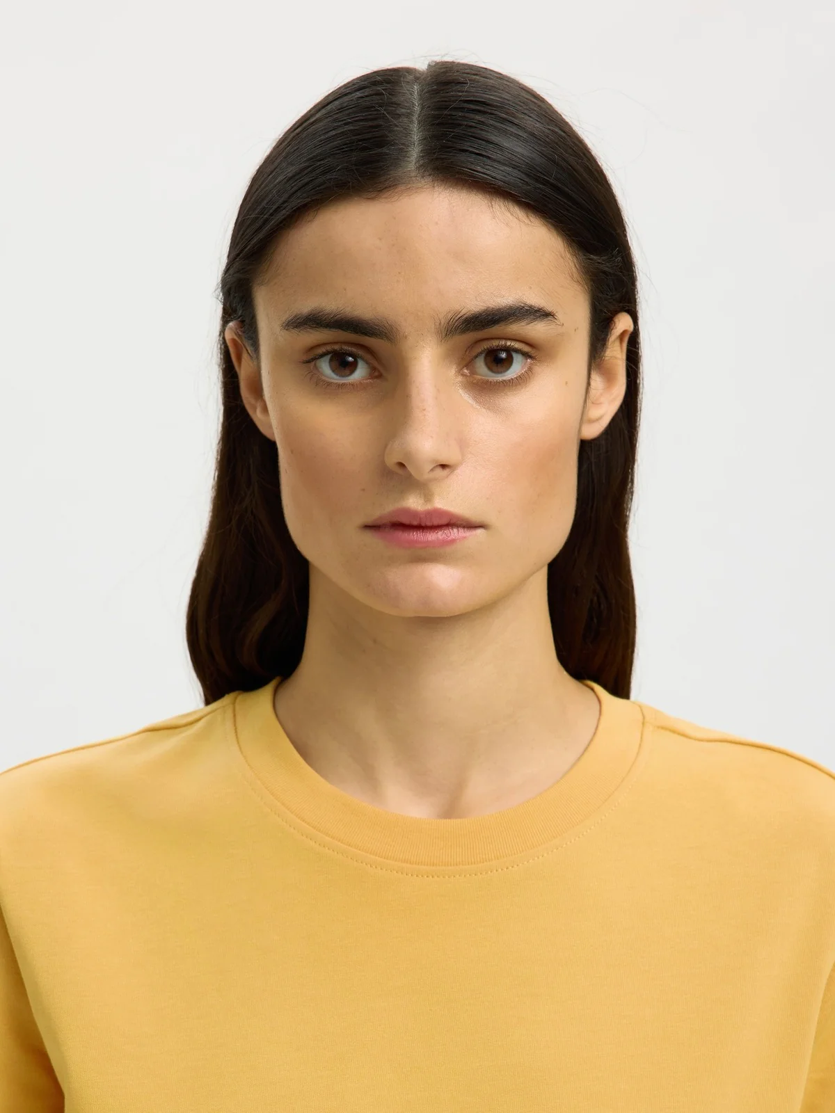 Essential boxy t-skjorte - ochre - Image 4