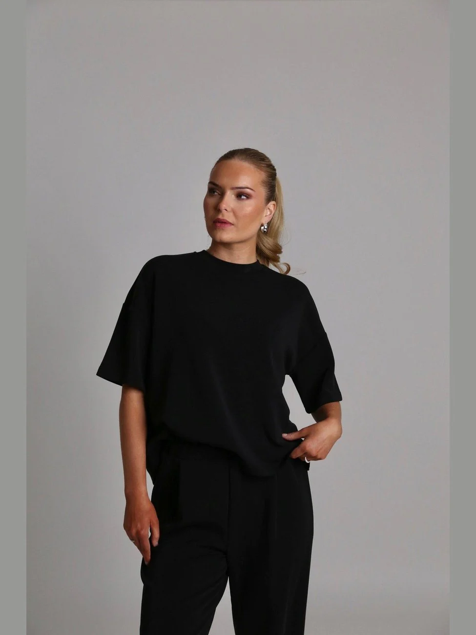 Oversized tenny t-skjorte - black - Image 2