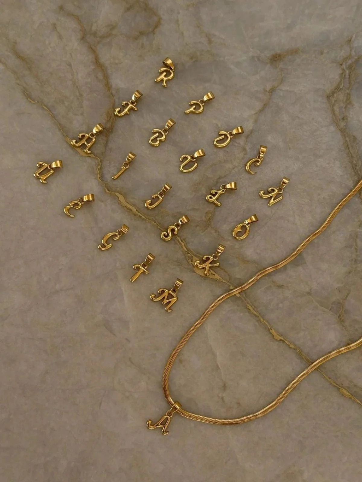 Bone letter halskjede - gold
