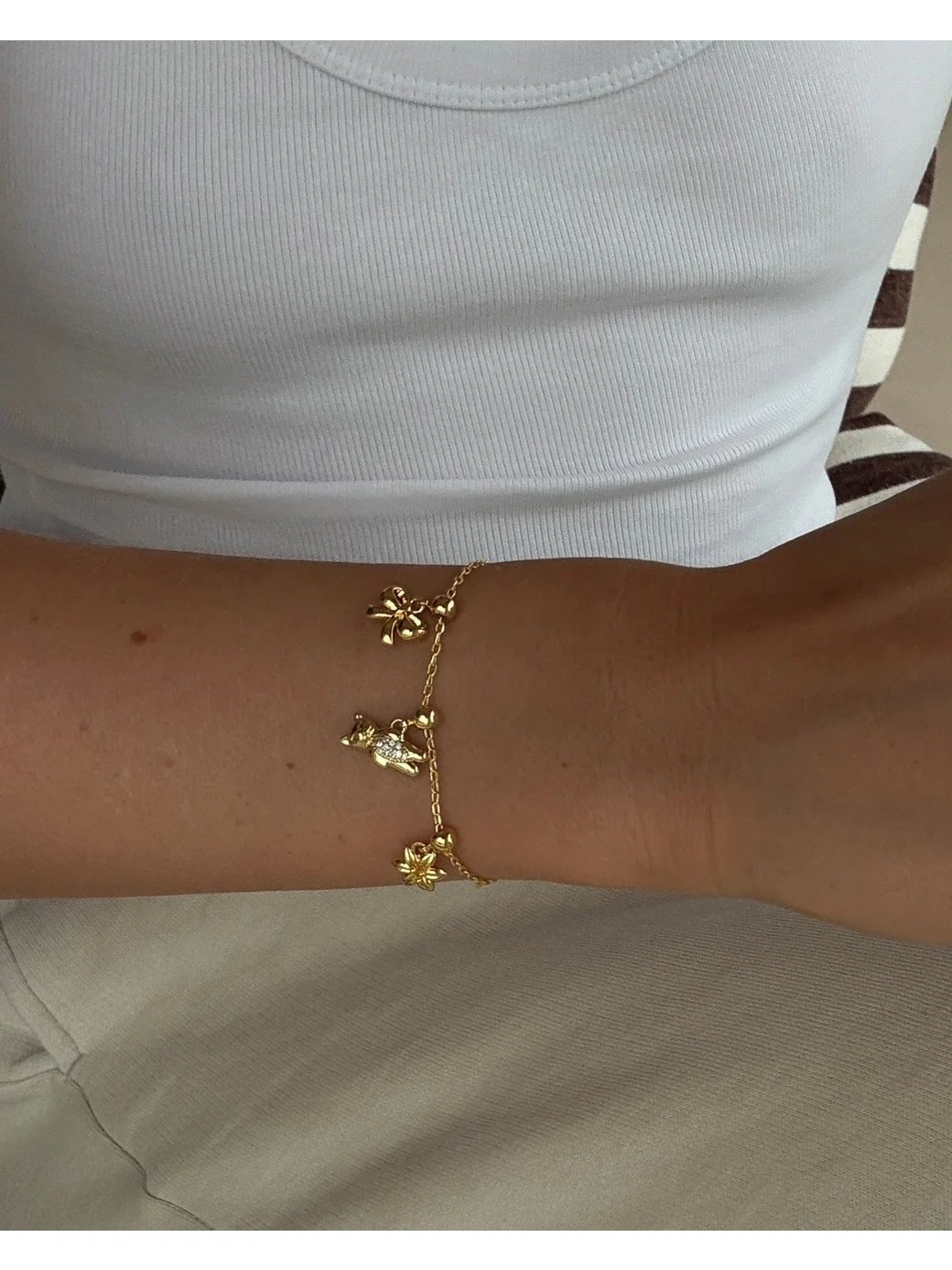 Cat charm - gold - Image 4
